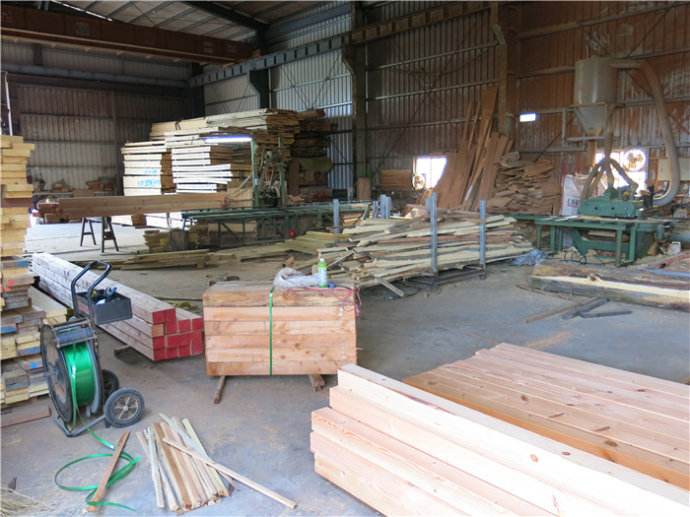 避免木材廠工人感染呼吸道疾病，圣南環保風機提供環境保障